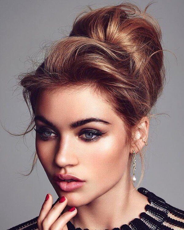 MAKEUP