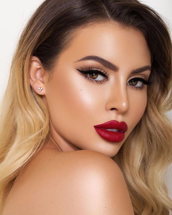 MAKEUP